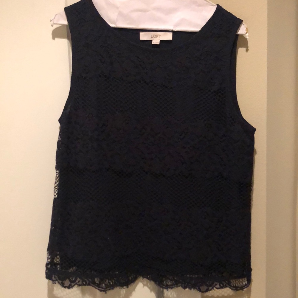 Fully lined lace shell